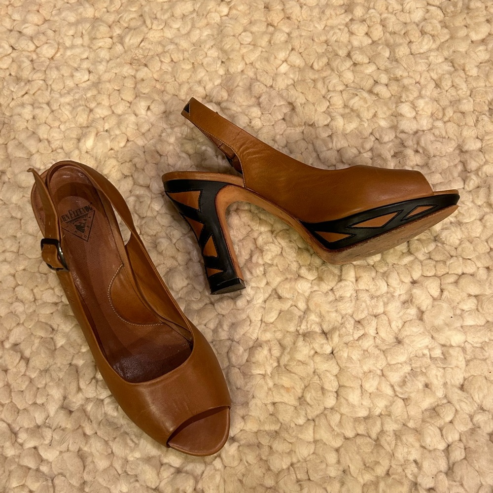 John Fluevog Miracles Bunford (?) peep toe pump